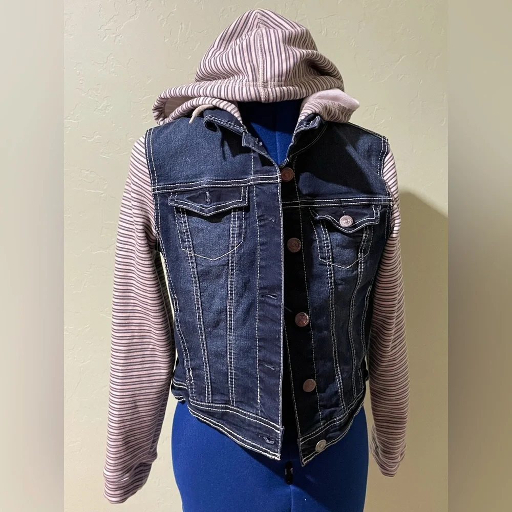 Jacket - Picture 1 of 8